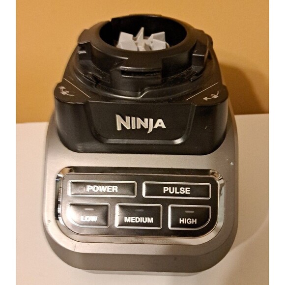 Ninja BL610 1000W Blender Base Motor Only Compatible w/ BL700 NJ600 Pitcher OEM - Picture 5 of 6